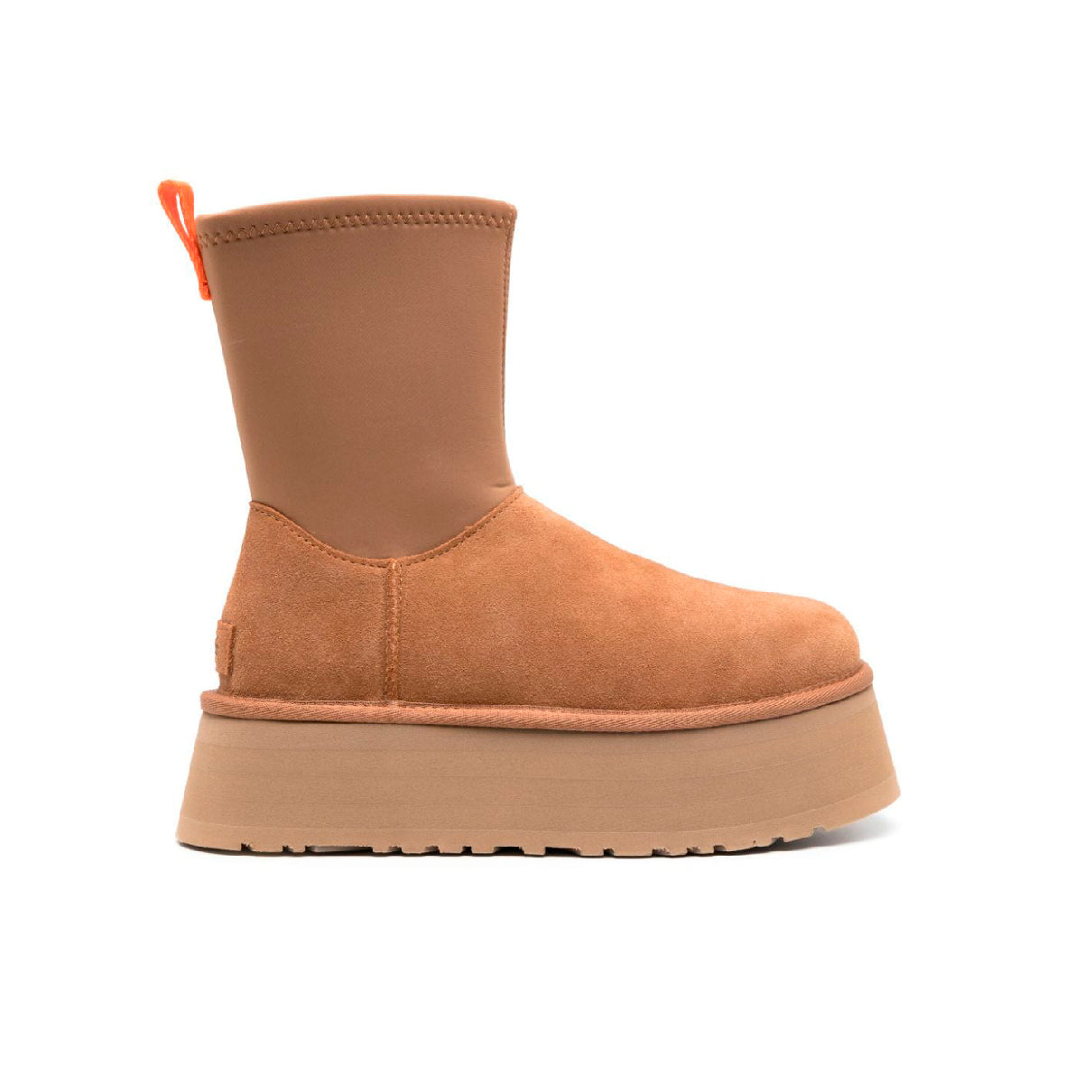 UGG Classic Dipper Boot Camel stivaletti uomo e donna in pelle scamosciata e montone cammello, vista laterale