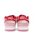 Nike Dunk Low SB Rosa e Rosso StrangeLove Skateboards Uomo
