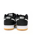Nike Dunk Low SB Nero e Bianco Suola Gum Uomo