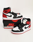 Nike Air Jordan 1 Retro High Satin Black Toe Rosso Nero Bianco