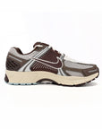 Sneakers Nike Air Zoom Vomero 5 Beige e Marroni - Stile Sportivo Uomo