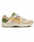 Sneakers Nike Air Zoom Vomero 5 Beige e Verde con Dettagli Arancioni