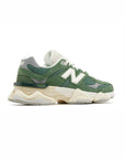 New Balance 9060 Scarpe Uomo Verde Nori in Pelle Scamosciata Casual