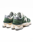 New Balance 9060 Scarpe Uomo Verde Nori in Pelle Scamosciata Casual