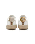 Nike Air Force 1 '07 Pelle Bianca Dettagli Brogue e Suola Beige