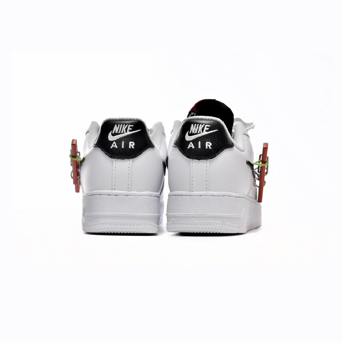 Nike Air Force 1 Low Bianco con Swoosh e Moschettone Rosso