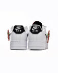 Nike Air Force 1 Low Bianco con Swoosh e Moschettone Rosso