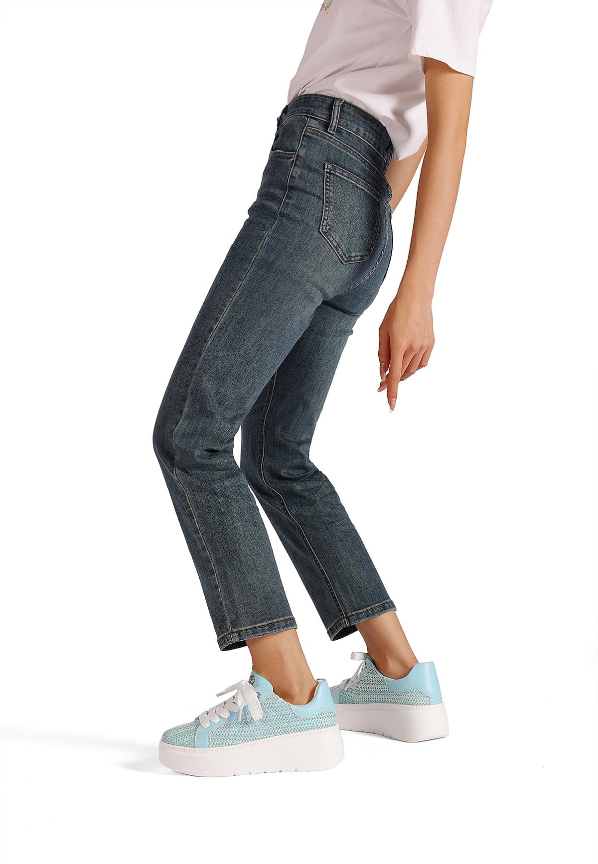 Sneakers Donna Lavinia Alba Sildora – vista indossata