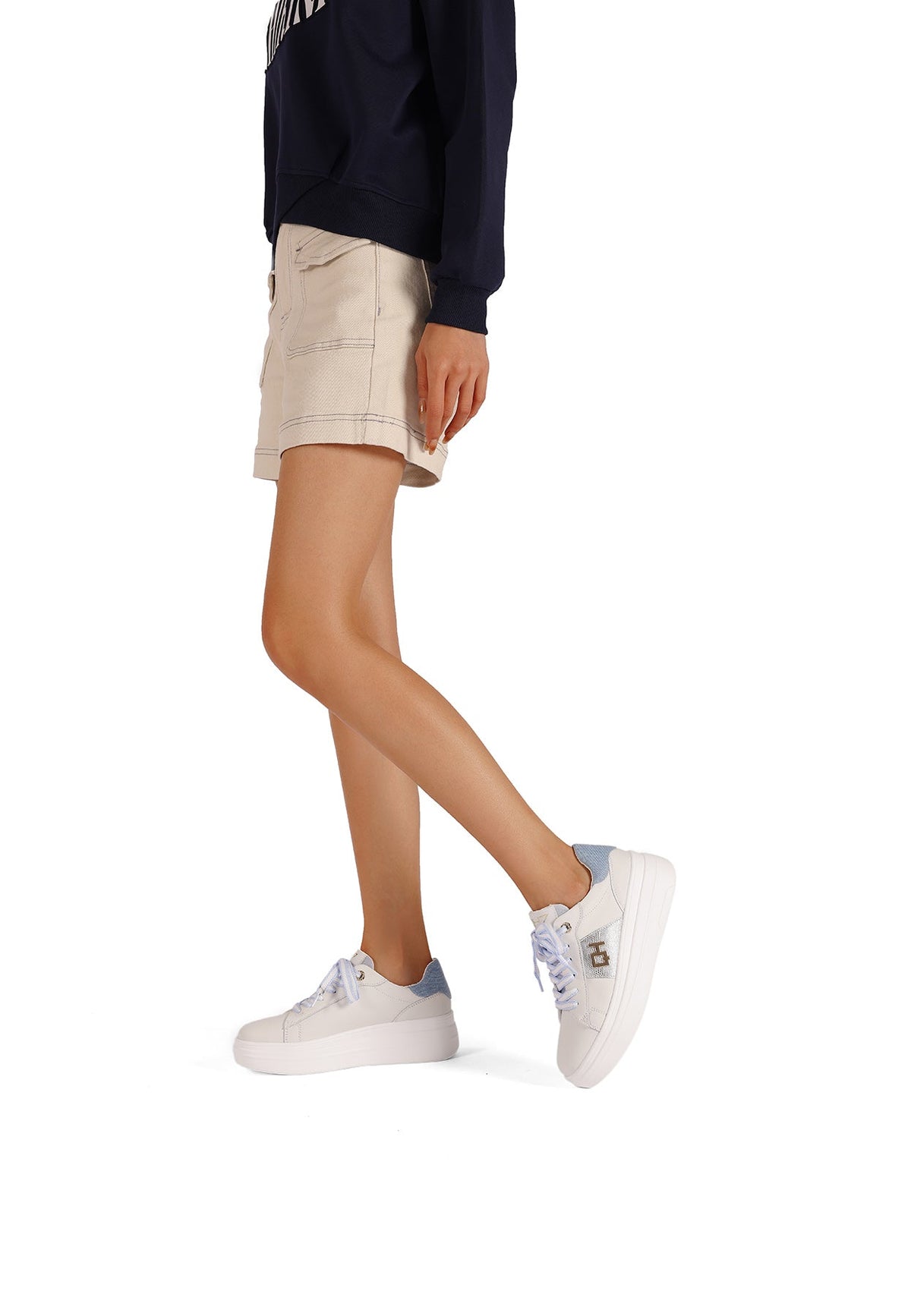 Sneakers Donna Ilenia Luce Sildora – vista indossata