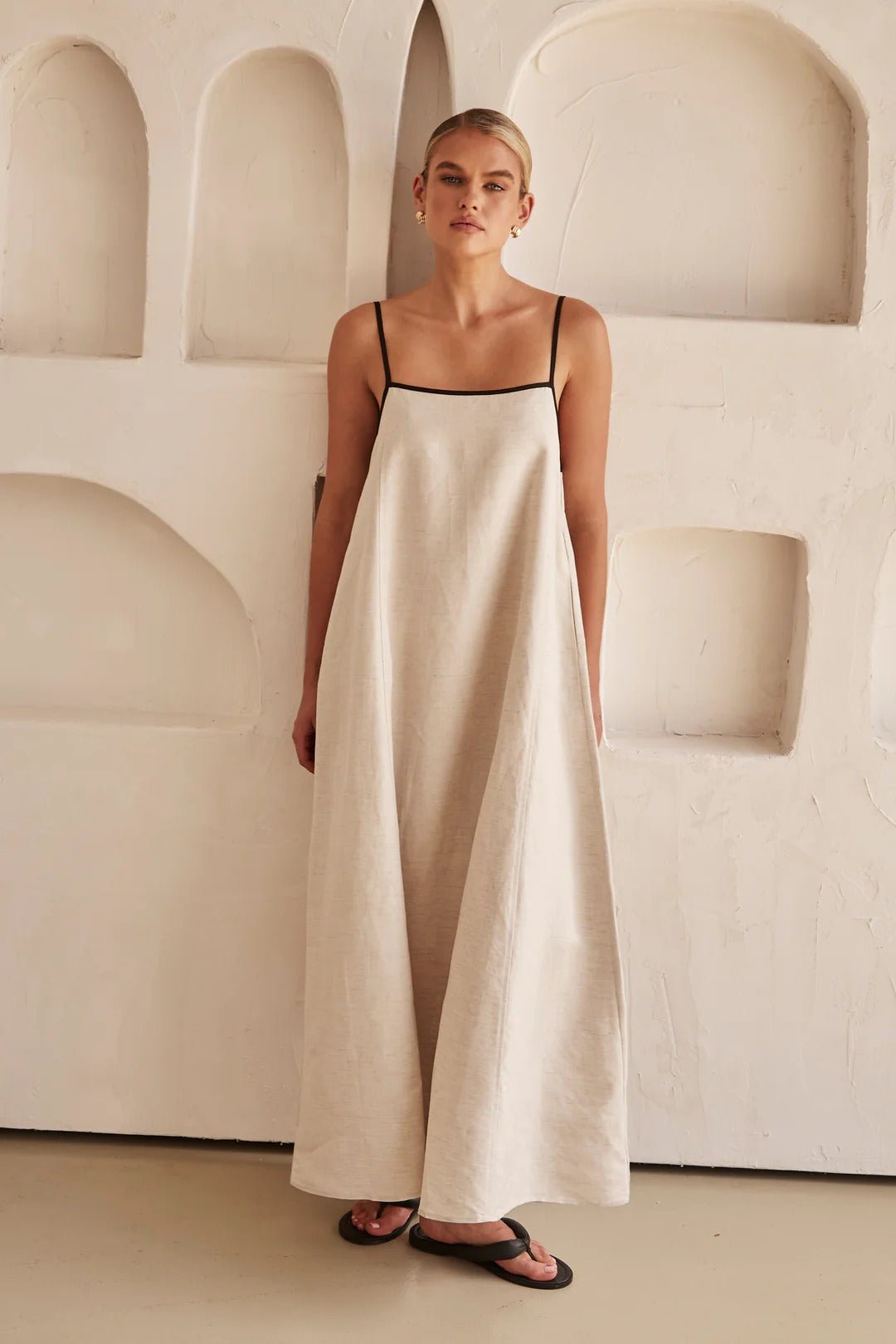 Sophie | Abito lungo da donna con spalline regolabili e rifiniture a contrasto