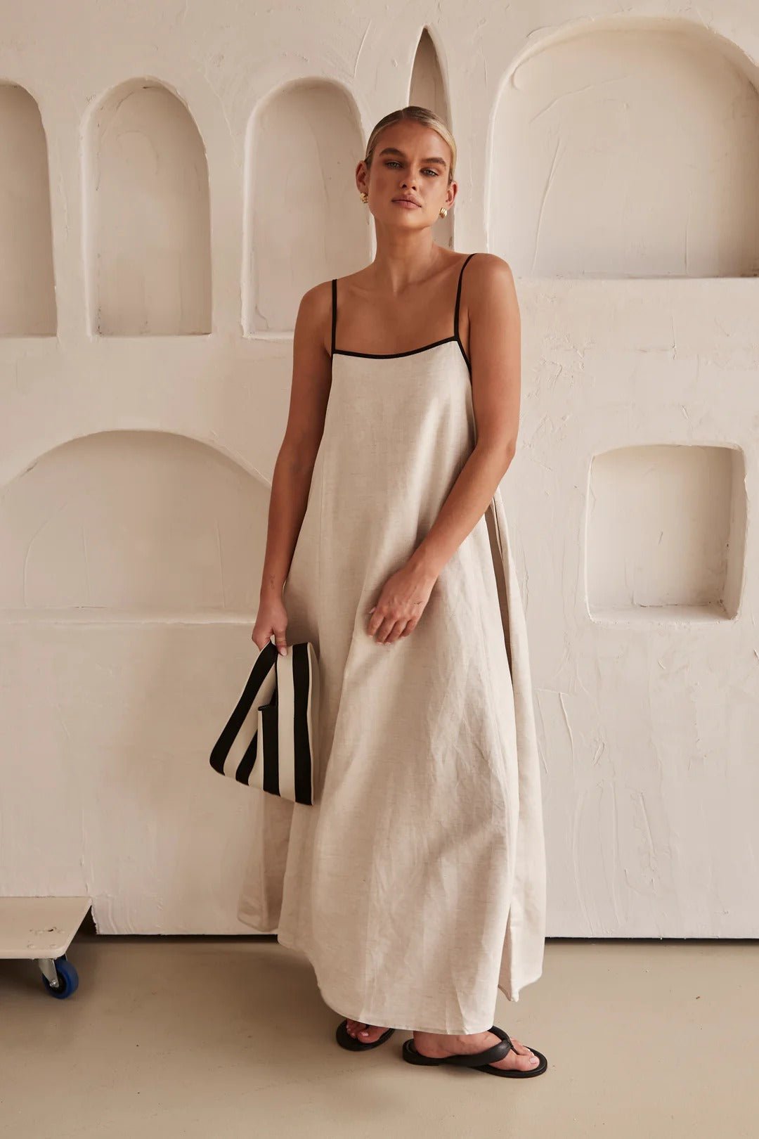 Sophie | Abito lungo da donna con spalline regolabili e rifiniture a contrasto