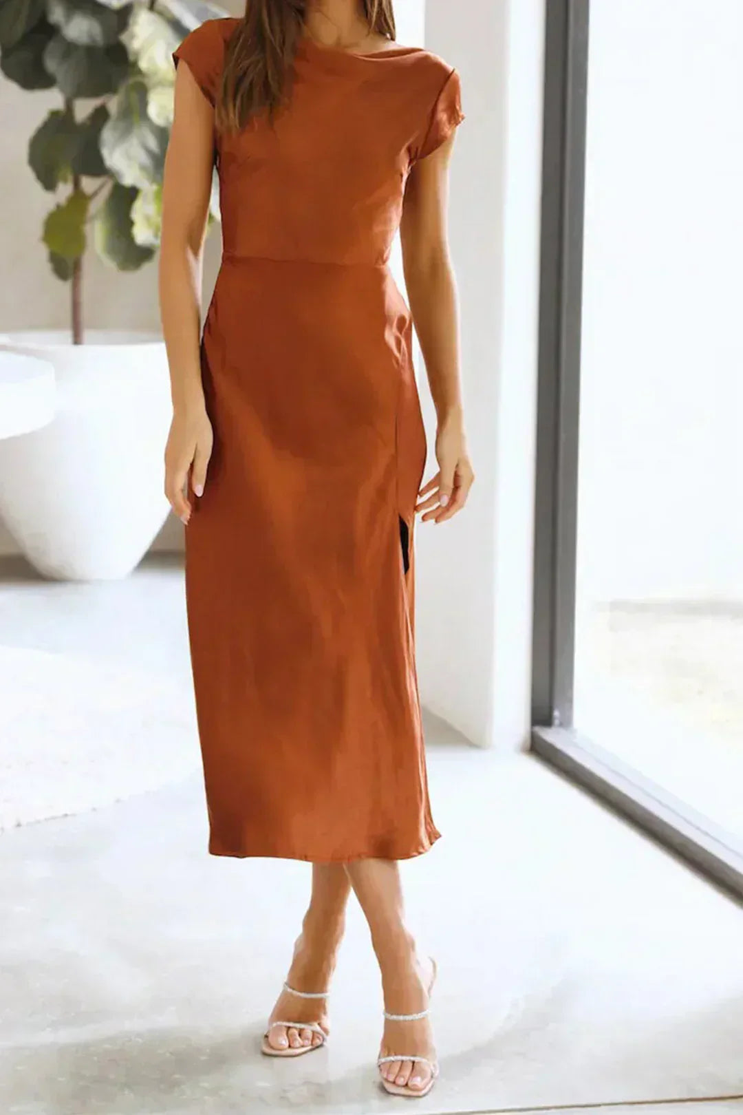 Sophie | Abito Midi Minimalista da Donna con Spalline