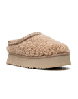 UGG Tazz Maxicurly Sand ciabatte platform uomo e donna in pelle scamosciata e montone beige sand, vista frontale