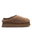 UGG Tazz Maxicurly Chestnut ciabatte platform uomo e donna in pelle scamosciata e montone marrone chestnut, vista laterale