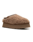 UGG Tazz Maxicurly Chestnut ciabatte platform uomo e donna in pelle scamosciata e montone marrone chestnut, vista frontale