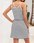 Vestito Donna Ursula – Scollo a V, Spalline Sottili, Taglio Mini e Vita Regolabile con Tasche Estate