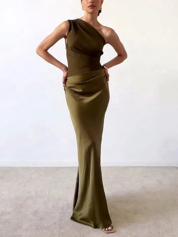 Abito lungo da festa elegante da donna con spalla scoperta e collo plissettato