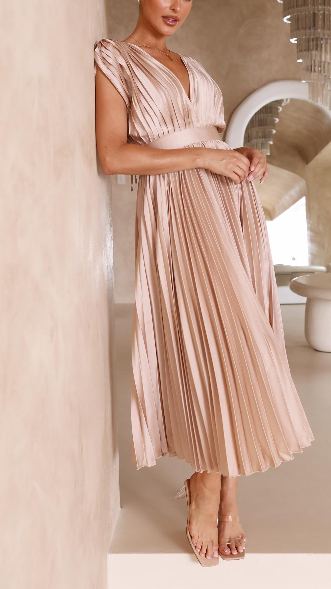 Abito lungo elegante plissettato da donna