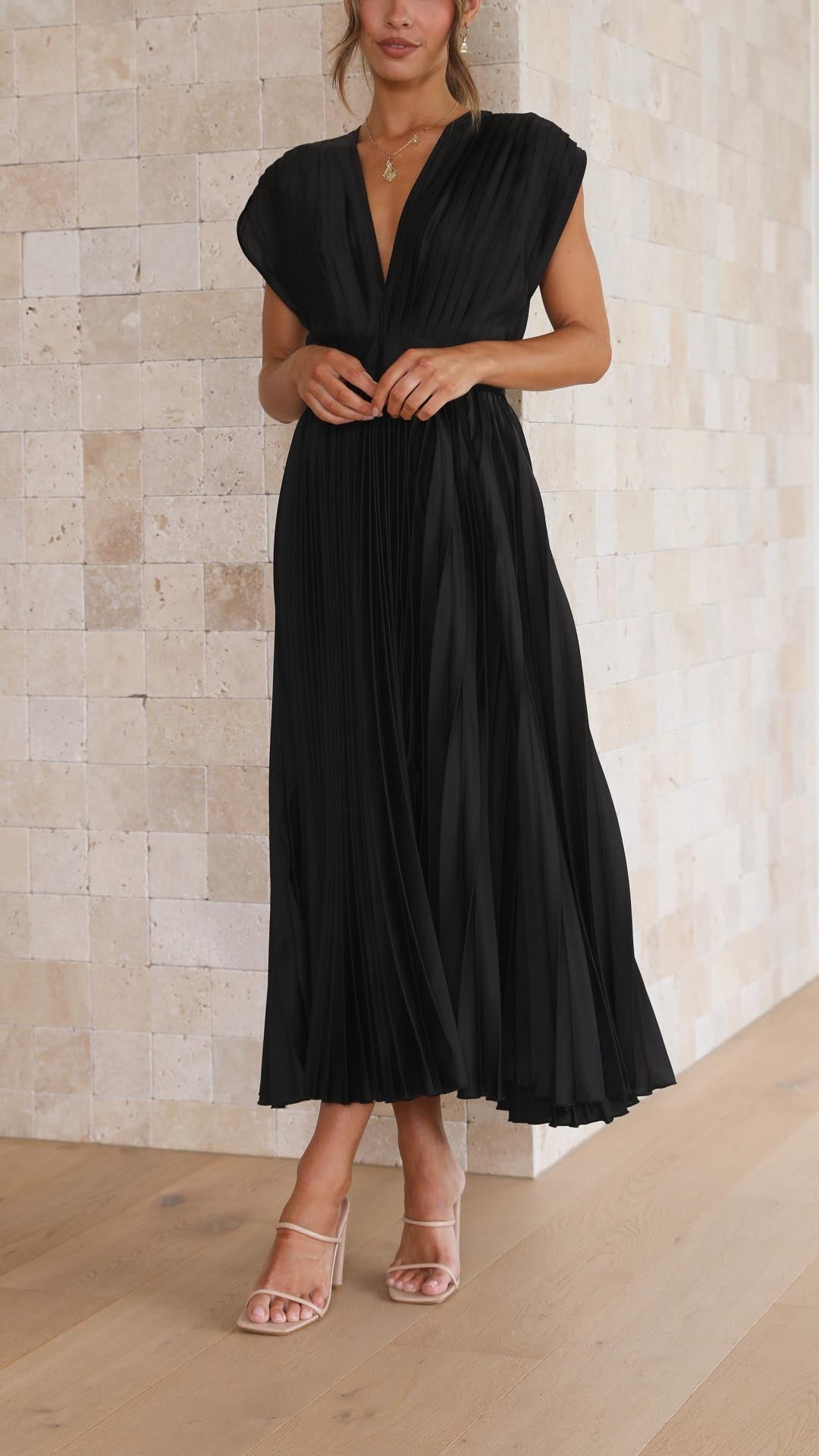 Abito lungo elegante plissettato da donna