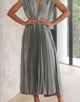 Abito lungo elegante plissettato da donna