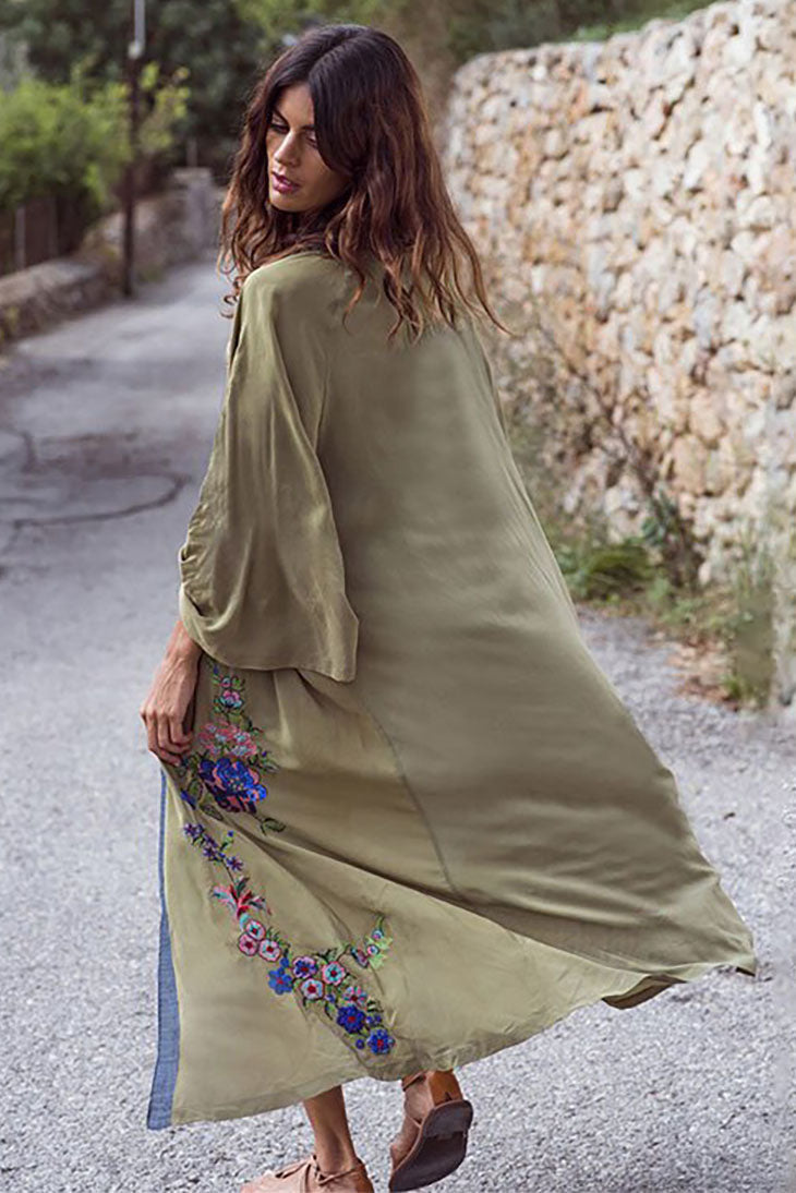 Abito lungo da donna con maniche kimono