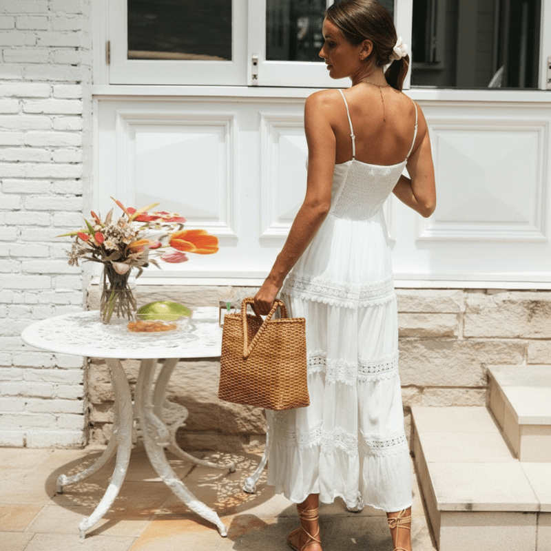 Abito bianco da donna con spalline sottili