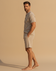 Completo Coordinato Uomo Camicia Lino a Spina e Pantaloncini - vista laterale