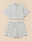 Completo Coordinato Uomo Camicia Seersucker e Pantaloncini - Grigio e Bianco
