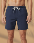 Costume Uomo Boxer ad Asciugatura Rapida – Tinta Unita Essenziale - Blu Navy - indossato