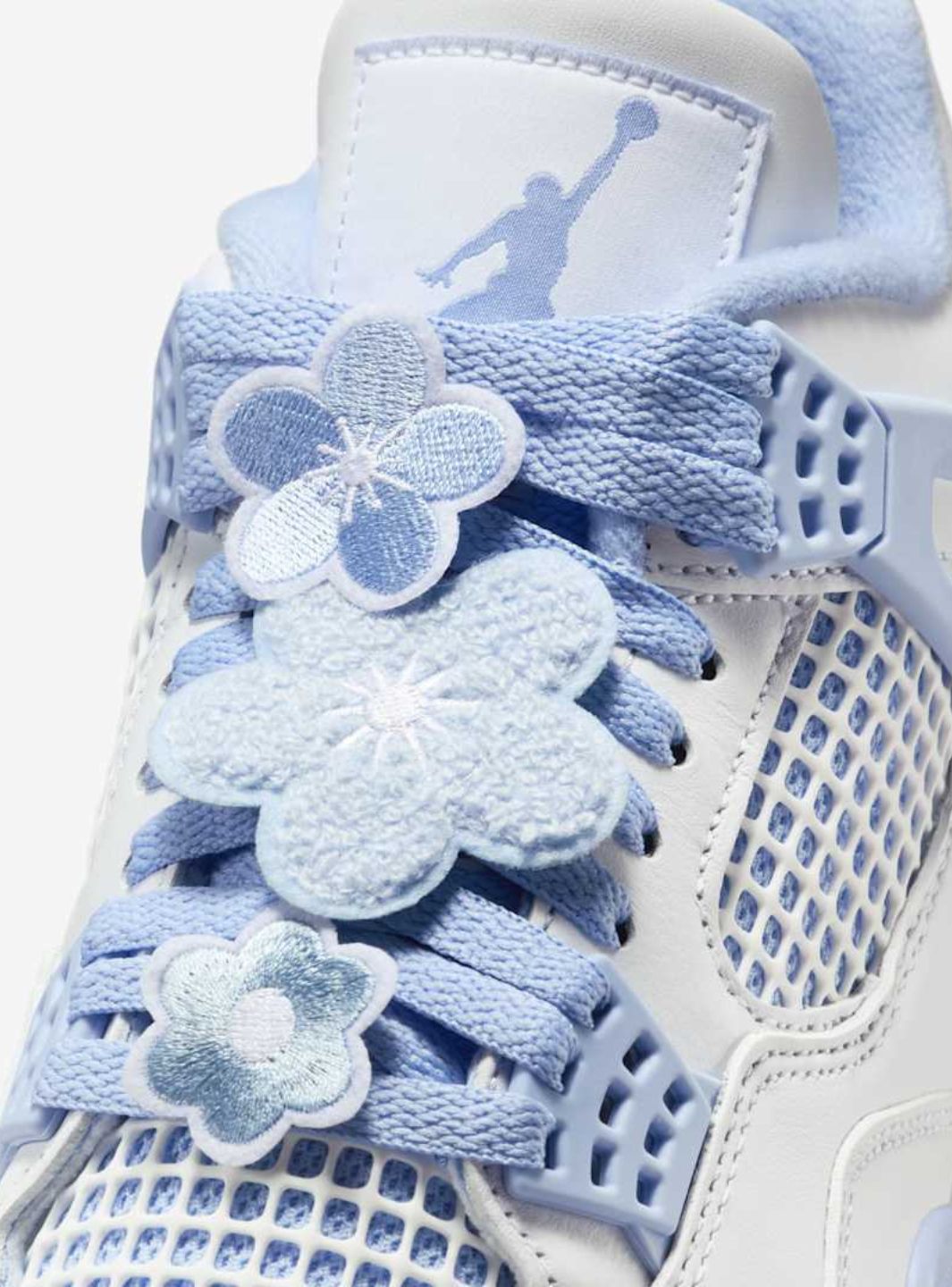 Nike Air Jordan 4 Retro Aluminum Forget Me Not sneakers alte in bianco azzurro - indossate