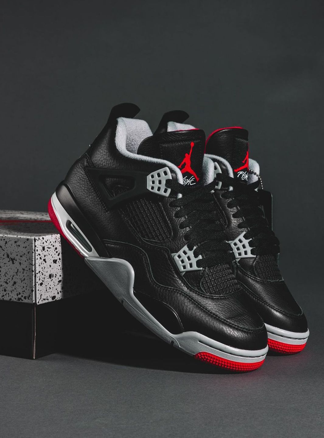 Nike Air Jordan 4 Retro Bred Reimagined sneakers alte in nero rosso - dettaglio suola
