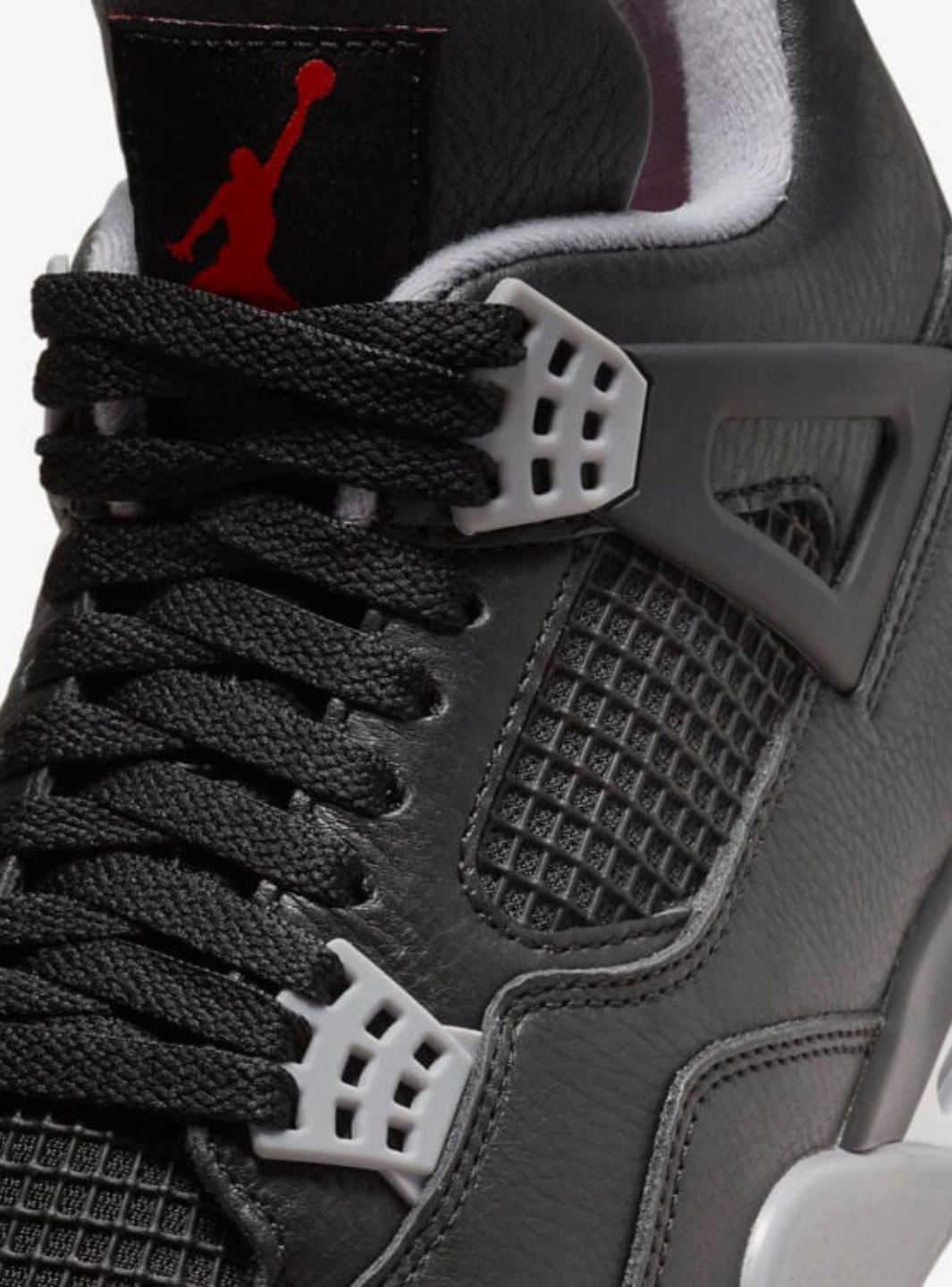 Nike Air Jordan 4 Retro Bred Reimagined sneakers alte in nero rosso - indossate