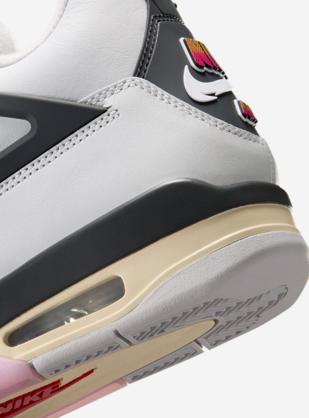 Nike Air Jordan 4 Retro Comic sneakers alte in multicolore - dettaglio tomaia