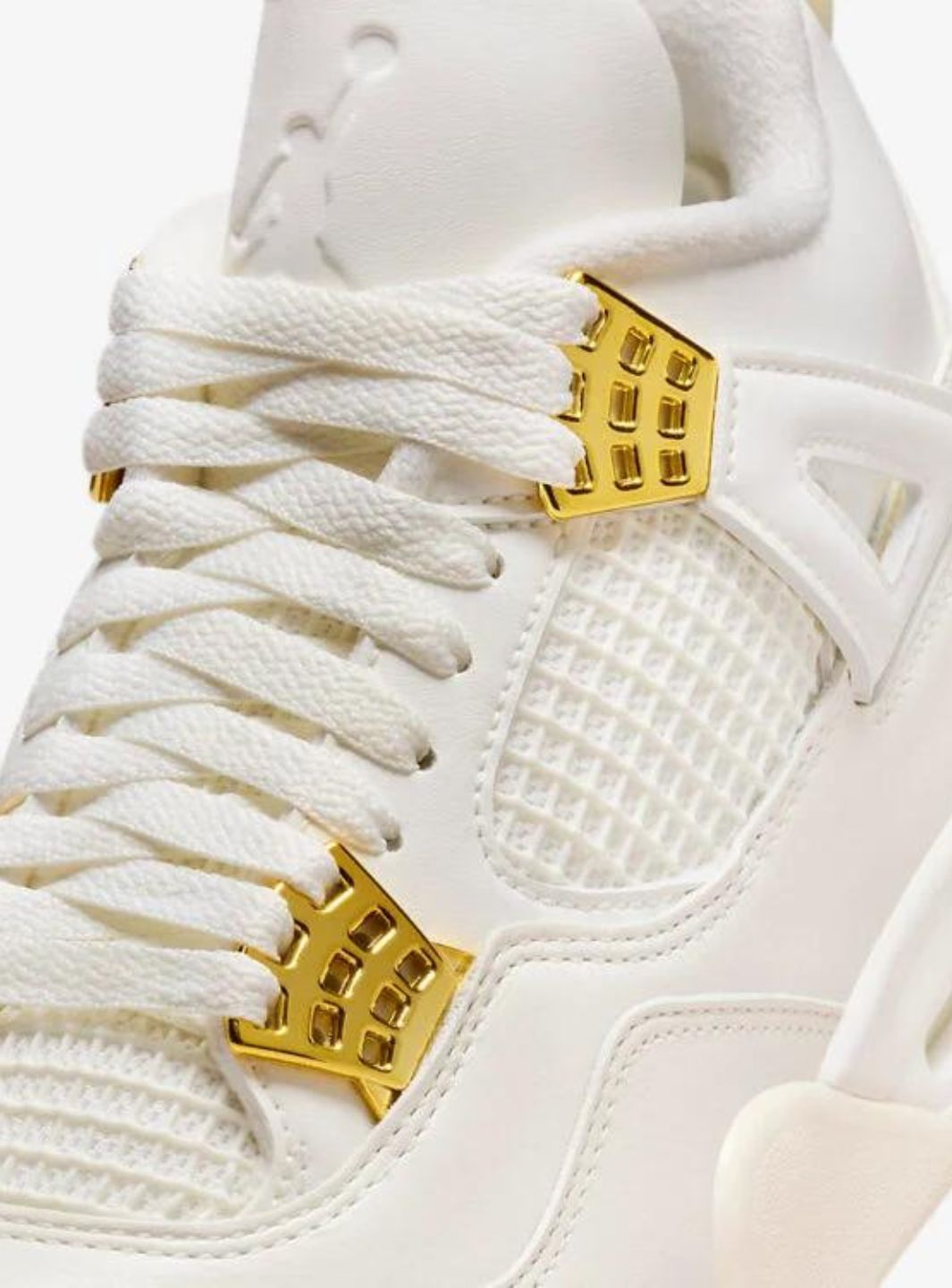 Nike Air Jordan 4 Retro Metallic Gold sneakers alte in bianco oro - dettaglio tomaia