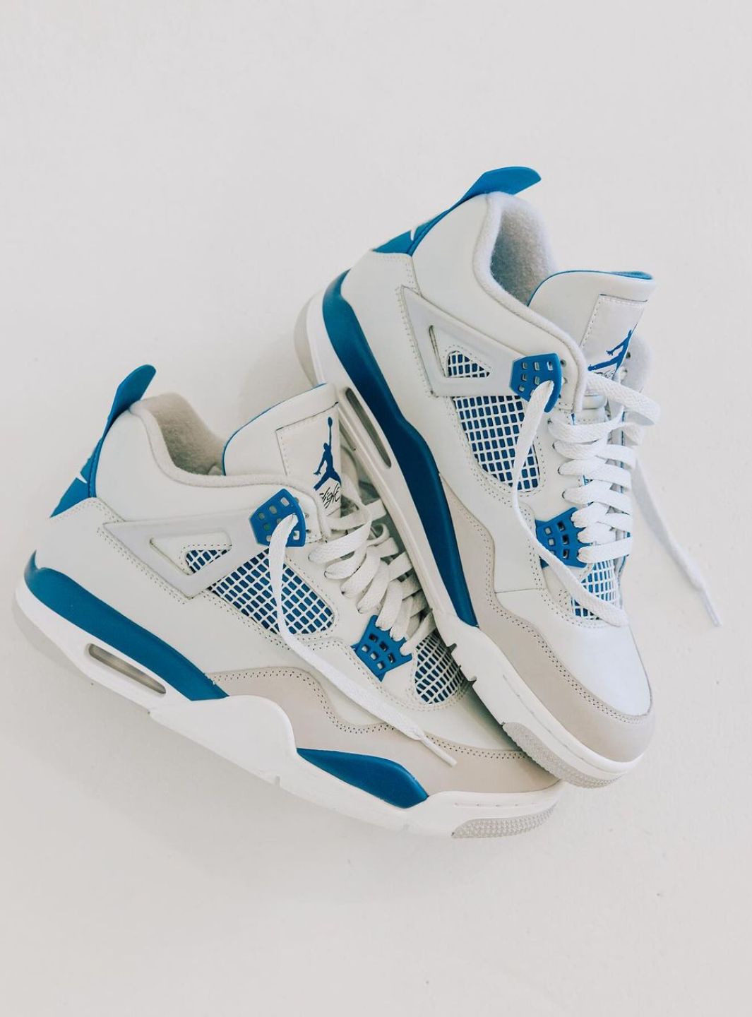 Nike Air Jordan 4 Retro Military Blue sneakers alte in bianco blu - dettaglio suola