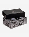 Nike Air Jordan 4 Retro OG Flight Club sneakers alte in bianco nero - vista frontale