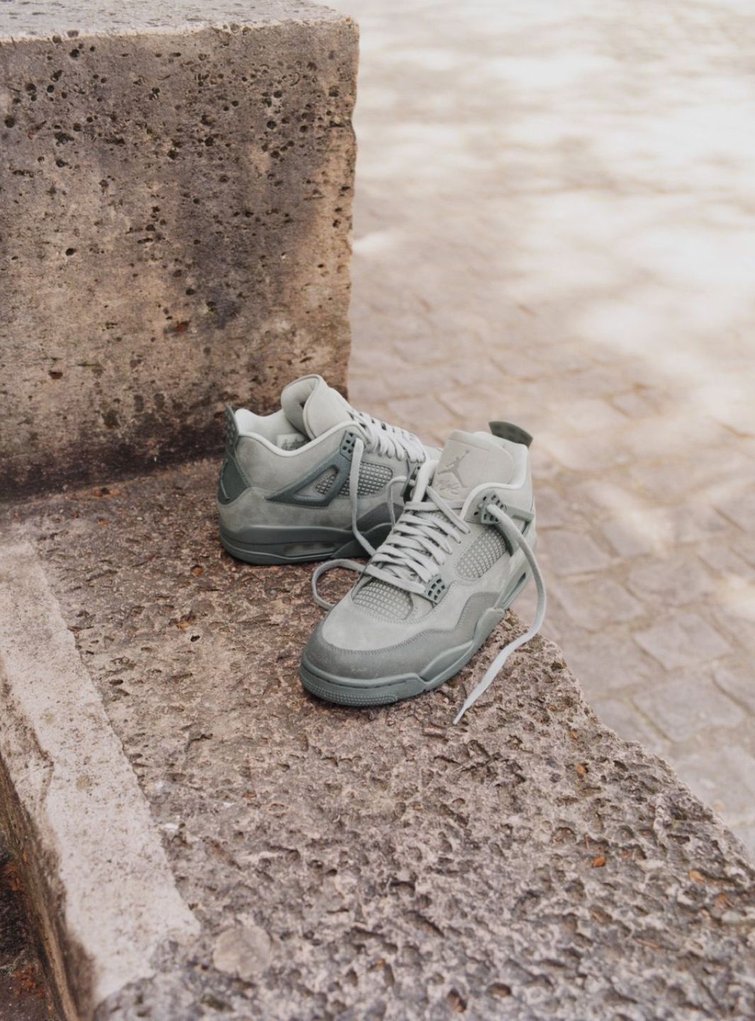 Nike Air Jordan 4 Retro SE Paris Olympics Wet Cement sneakers alte in grigio bianco - vista frontale