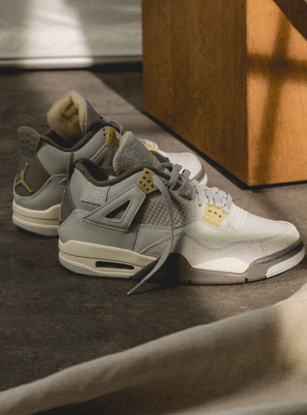 Nike Air Jordan 4 Retro SE Craft Photon Dust sneakers alte in grigio beige - dettaglio suola