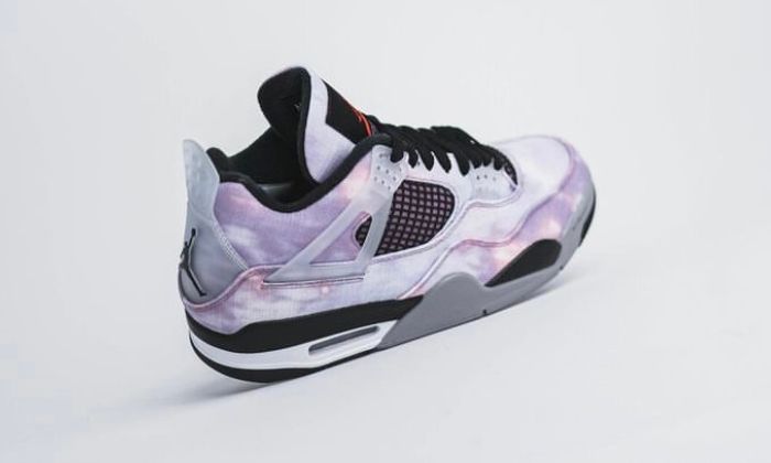 Nike Air Jordan 4 Retro Zen Master sneakers alte in grigio verde - vista frontale