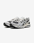 Asics Gel-Kayano 12.1 Kith Peat Cream sneakers basse uomo e donna in mesh, pelle sintetica e pelle crema, vista frontale