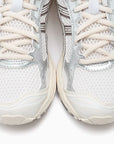 Asics Gel-Kayano 14 Cream Cocoa Powder sneakers basse uomo e donna in mesh e pelle sintetica crema marrone, indossate