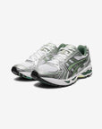 Asics Gel-Kayano 14 White Pure Silver Slate Grey Sage sneakers basse uomo e donna in mesh e pelle sintetica bianco grigio, vi