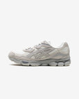 Asics Gel-NYC Cream Grey sneakers basse uomo e donna in mesh e pelle scamosciata crema grigio, vista laterale