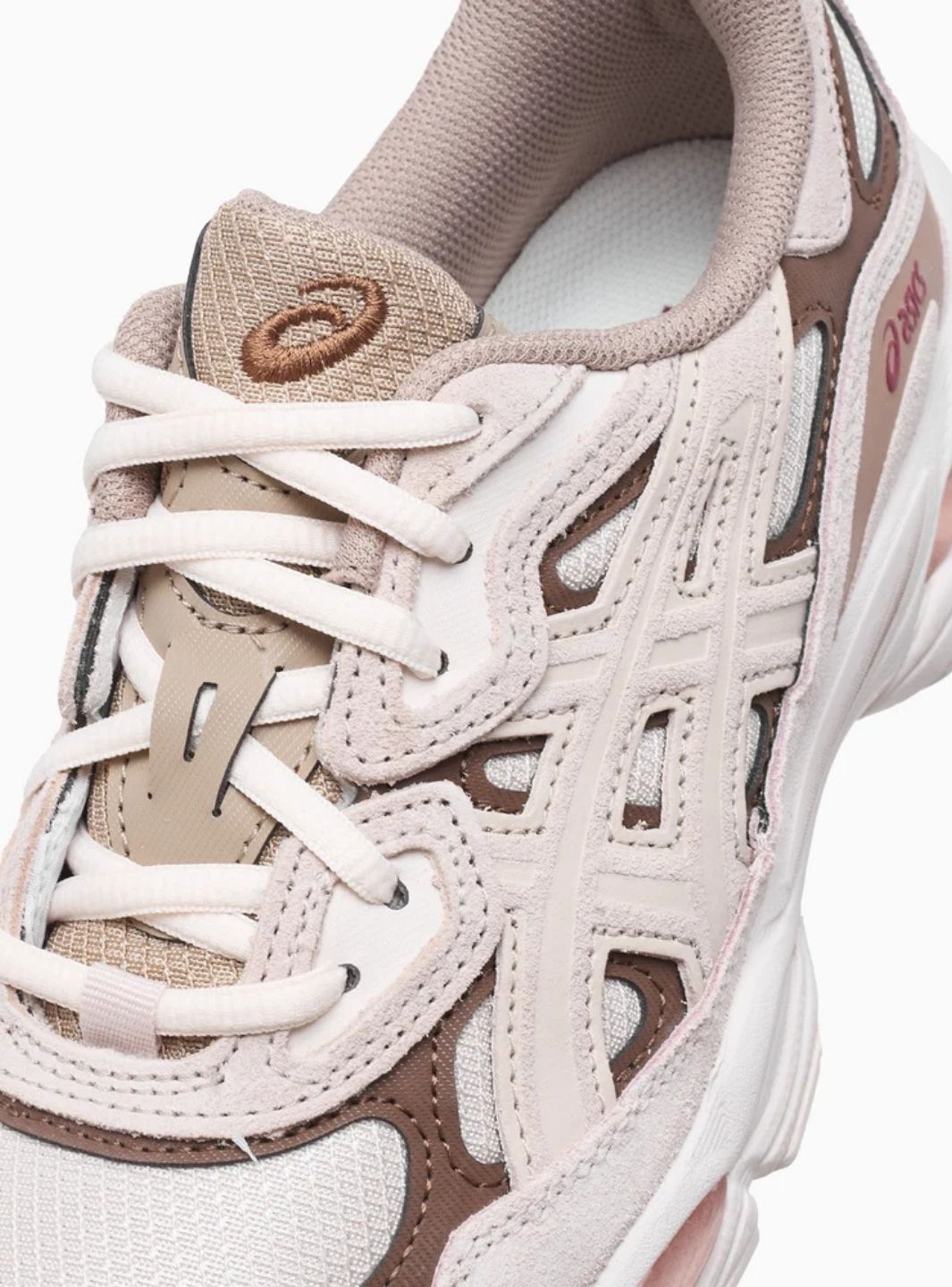 Asics Gel-NYC Mineral Beige sneakers basse uomo e donna in mesh e pelle scamosciata beige, dettaglio tomaia