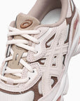 Asics Gel-NYC Mineral Beige sneakers basse uomo e donna in mesh e pelle scamosciata beige, dettaglio tomaia