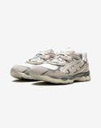 Asics Gel-NYC Oyster Grey sneakers basse uomo e donna in mesh e pelle scamosciata grigio, vista frontale