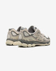 Asics Gel-NYC Oyster Grey sneakers basse uomo e donna in mesh e pelle scamosciata grigio, dettaglio suola