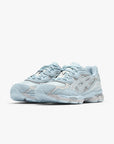 Asics Gel-NYC Storm Cloud Pure Silver sneakers basse uomo e donna in mesh e pelle scamosciata argento grigio, vista frontale