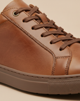 Sneakers Uomo Casual in Pelle Marrone – Eleganza Calda e Versatile - dettaglio