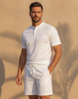 Completo Coordinato Uomo Camicia Popeline e Pantaloncini - Bianco - indossato
